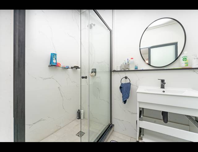3 BEDROOM APARTMENT FOR SALE IN WATERFALL
